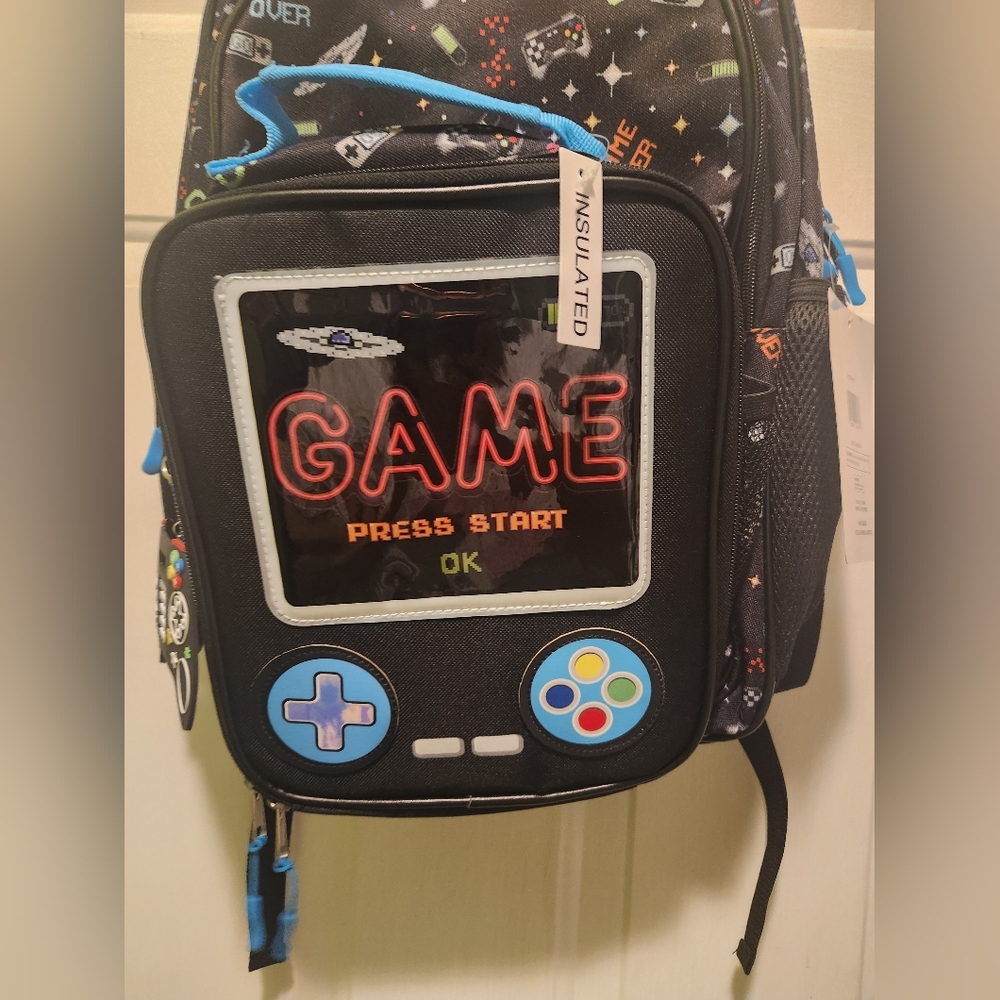Backpack - Picture 4 of 7